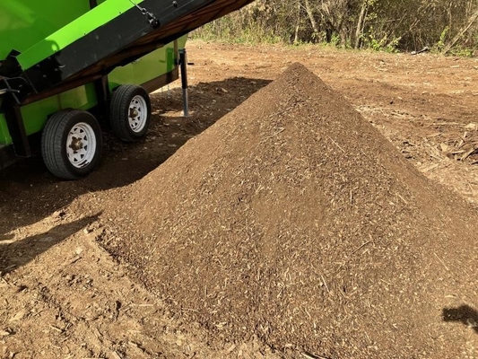 2200 KG Mobile Trommel Screen per lo screening del compost Topsoil e del letame di bovini e pecore