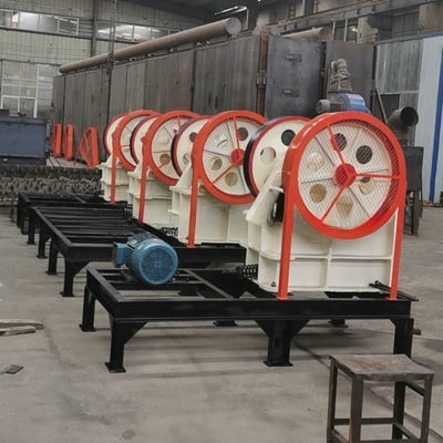 Macchina di frantumazione di mascella con capacità di 50-525 t / h a prezzi accessibili