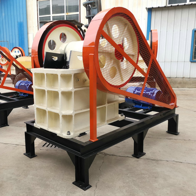 Motore a corrente alternata 1-5tph Piccolo motore portatile diesel Mobile Rock Crushing Machine Capacità 1-280t/h