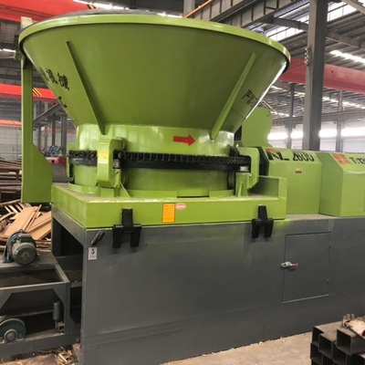 Impianto di triturazione di ceppi di cippatrici per radici di alberi in legno con tramoggia rotativa grande mobile diesel a 4-6 lame