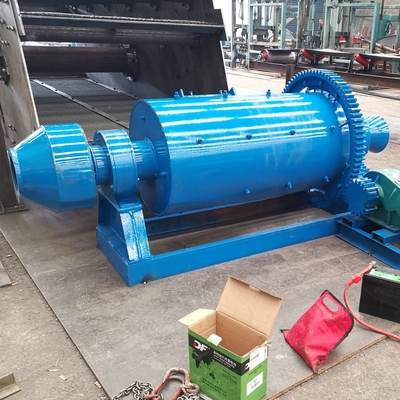 900*3000 Molino a sfere per minerale d'oro Calcare Quarzo Sabbia 1-3 t/h Negozi di riparazione macchine