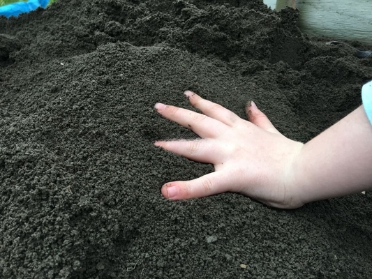 380V/415V/440V Mini Piastra d'acciaio Perforazione del materiale di screening Compost Mobile Trommel Screen