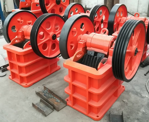 Stone Rock Mini portabile motore diesel Maciatore di mascella Capacità 1-500t/h Dimensione scarica 0-300