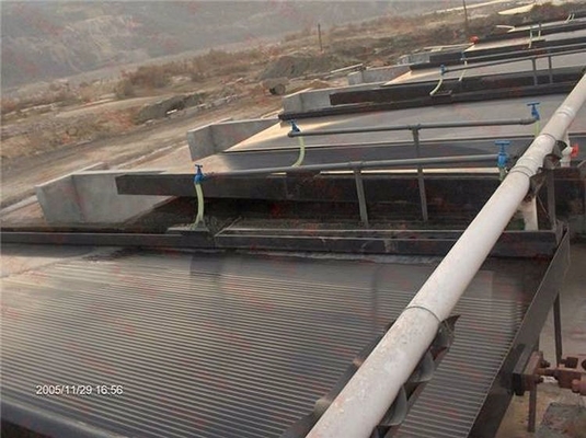 98% Energia Mineria Equipaggiamento per l'estrazione dell'oro su piccola scala Vibratore a fibra di vetro Concentratore da tavolo