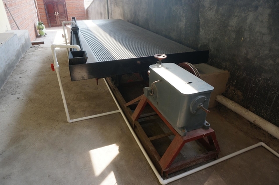 Tavola di agitazione dell'oro per la lavorazione del minerale Separatore di gravità Altra tensione 380v/415v/440v