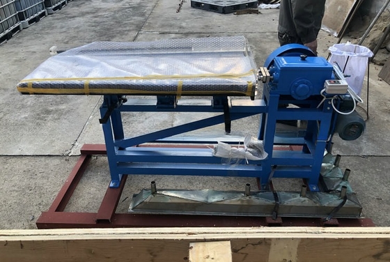 15-30% Densità di liquame Laboratorio di lavorazione minerale Tavolo per frullare oro a forma d'onda a denti di sega