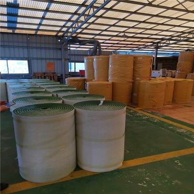 Sluice Box Gold Mining Alluvial Gold Sand Gold Processing Grass Carpet per la pubblicità